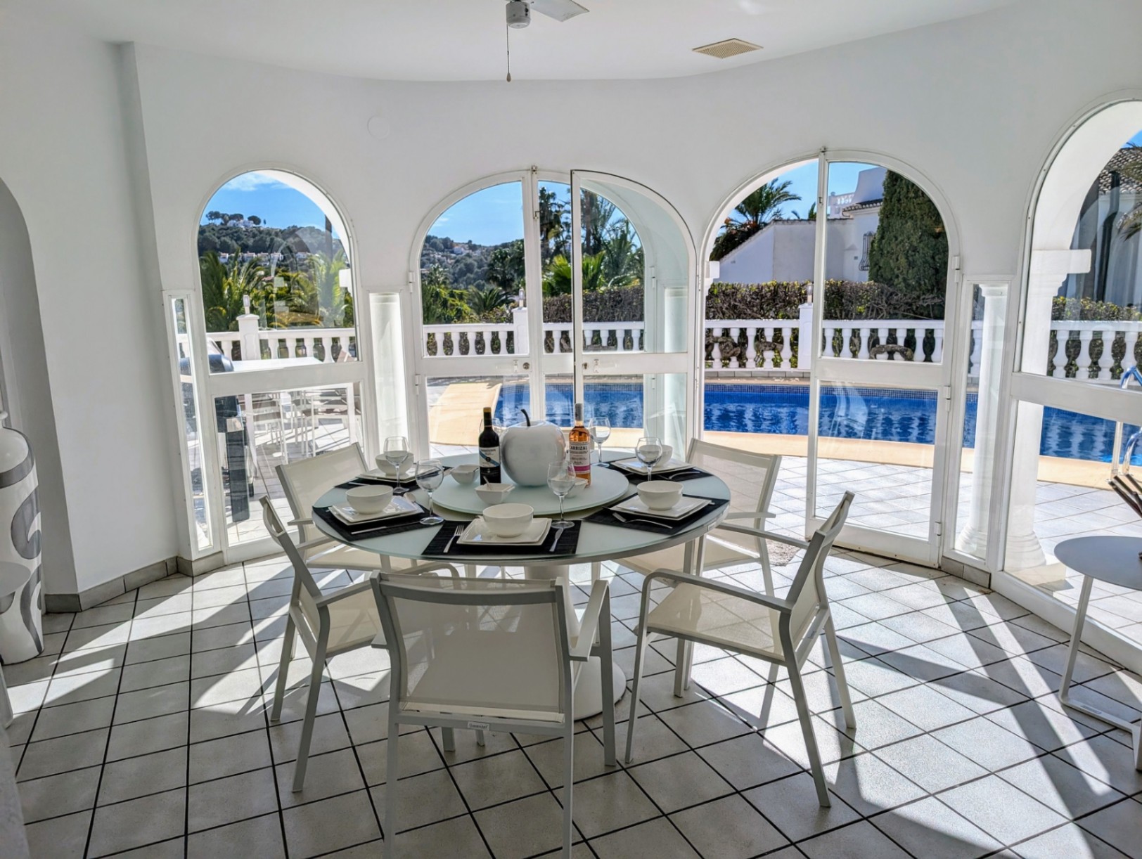 Preciosa villa con piscina en venta en Moraira