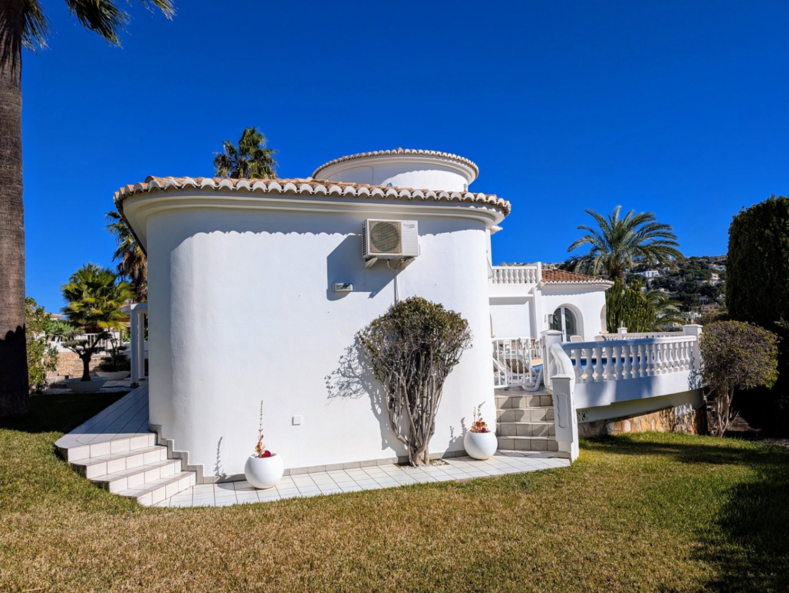 Preciosa villa con piscina en venta en Moraira