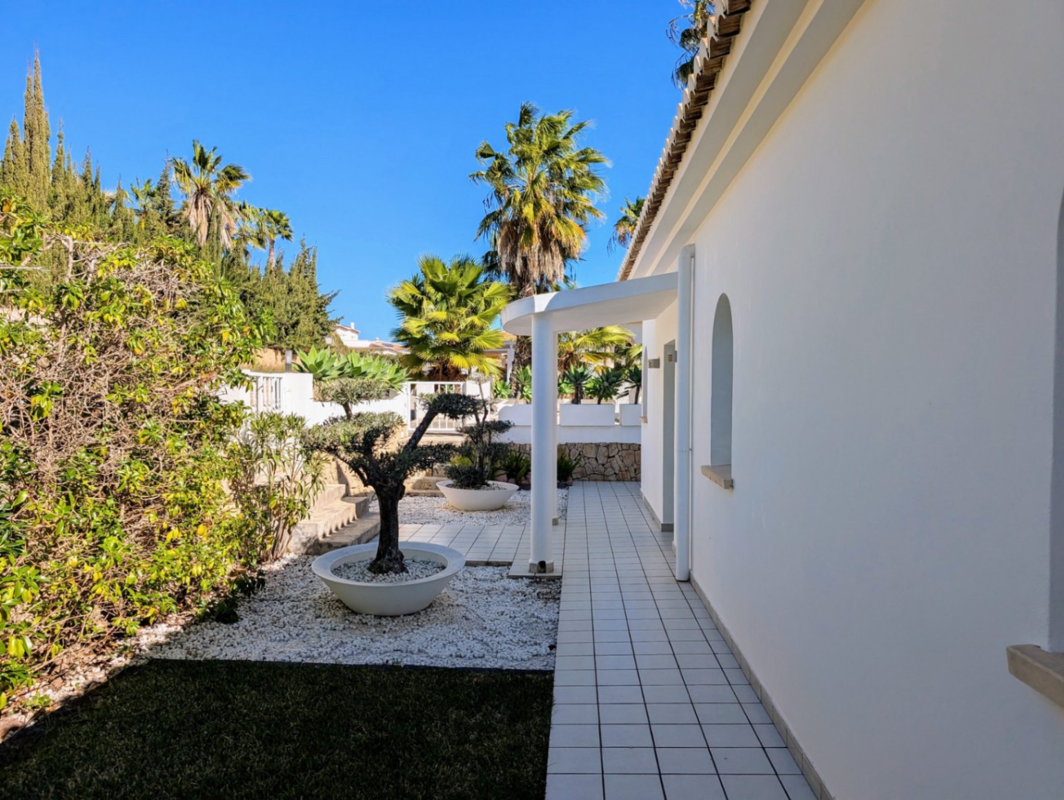 Preciosa villa con piscina en venta en Moraira