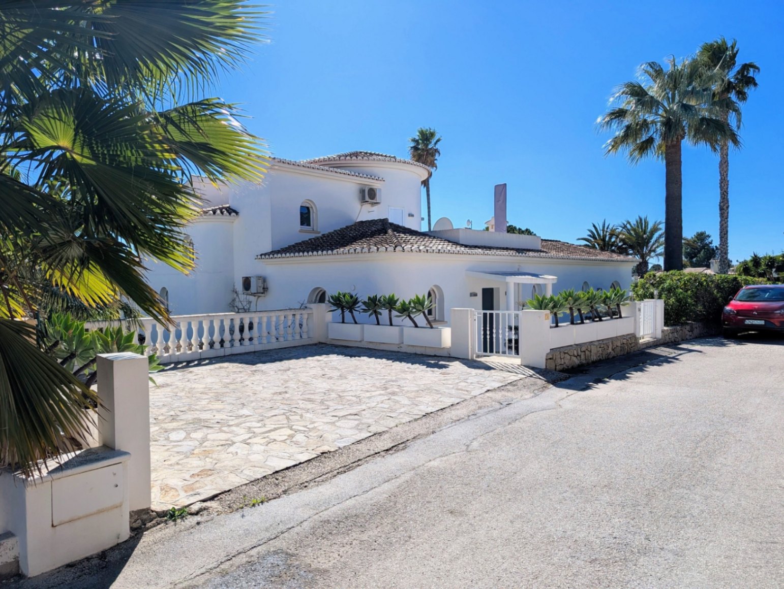 Preciosa villa con piscina en venta en Moraira