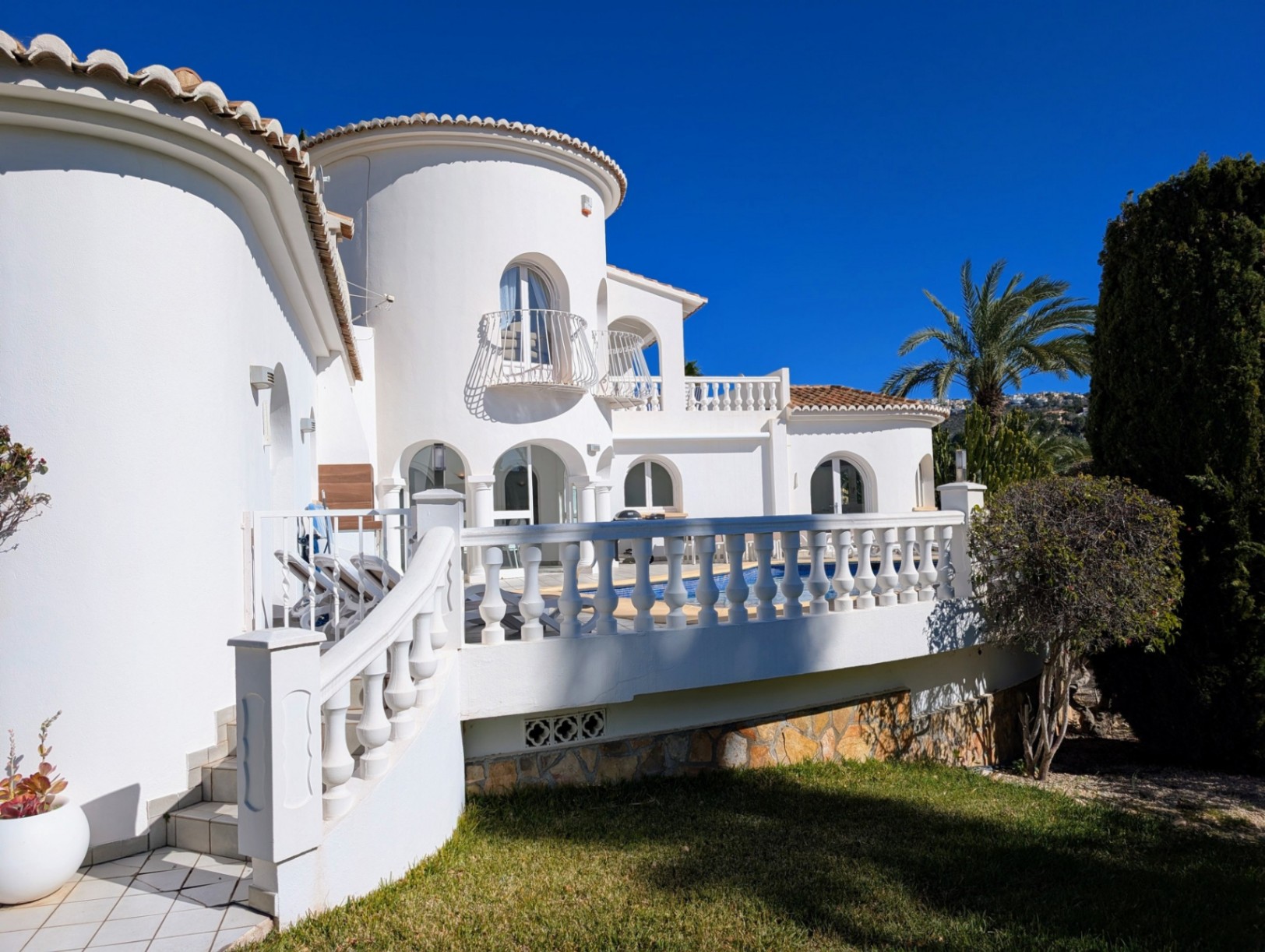 Preciosa villa con piscina en venta en Moraira