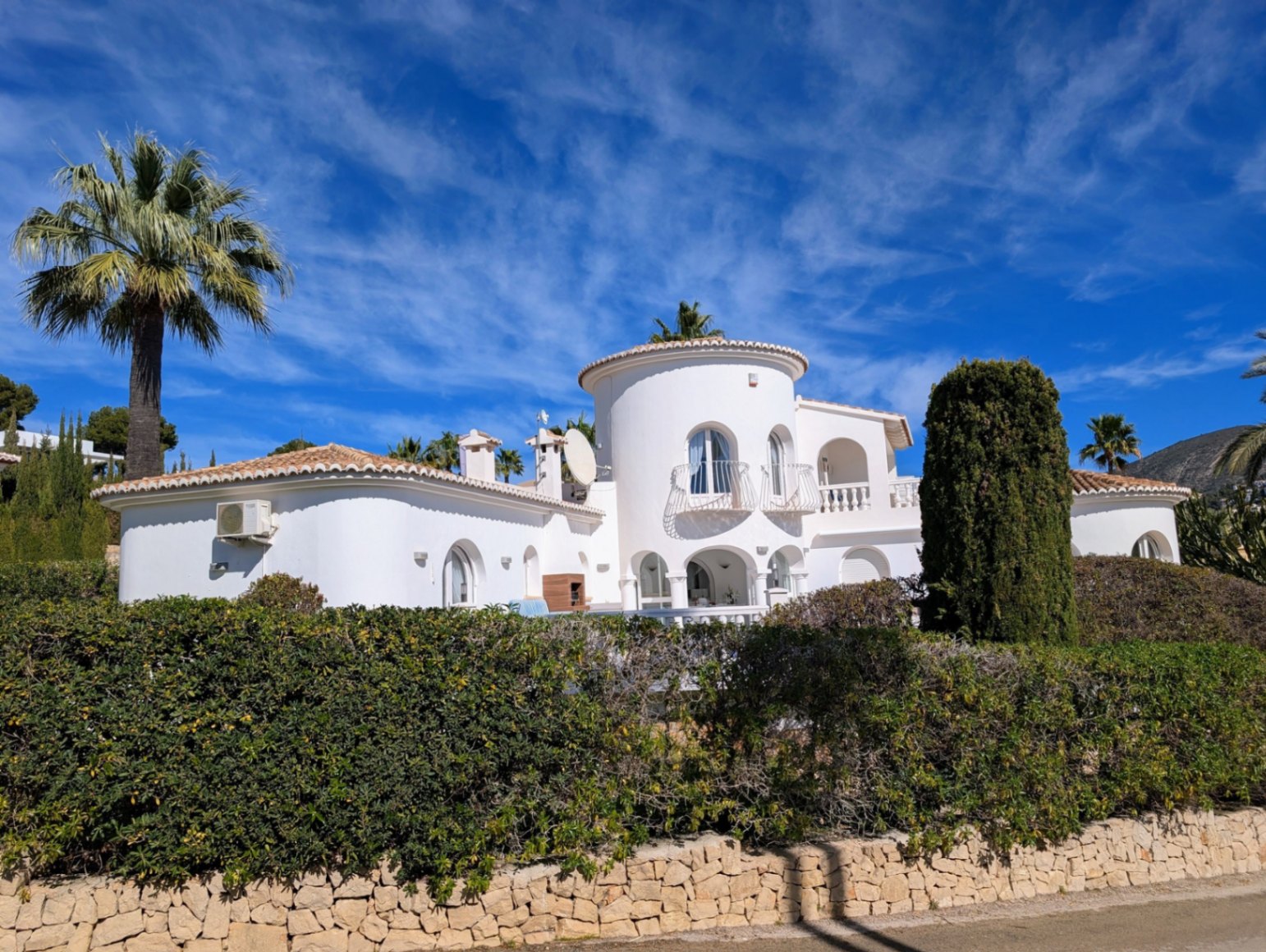 Preciosa villa con piscina en venta en Moraira