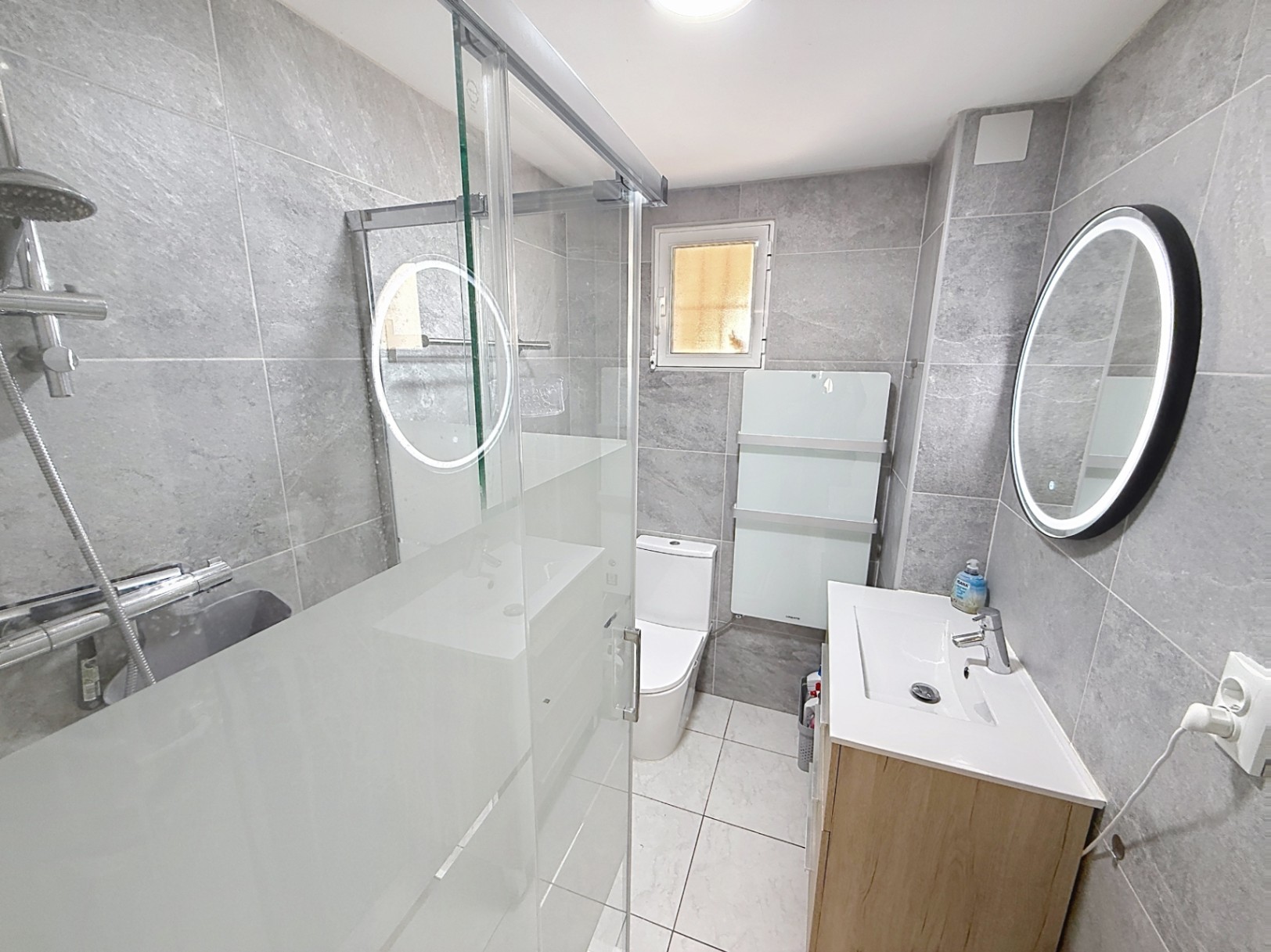 Villa de 4 dormitorios reformada con piscina privada y cocina exterior, Moraira