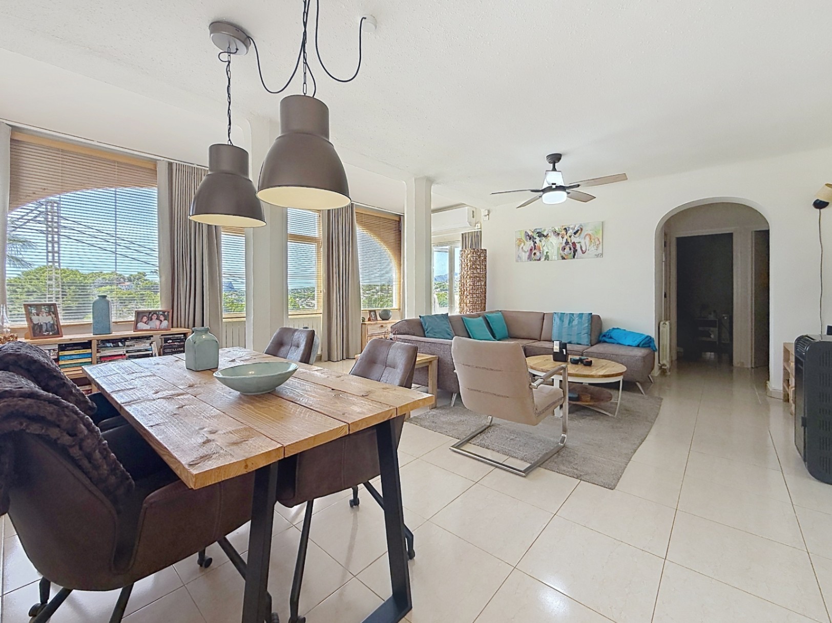 Villa de 4 dormitorios reformada con piscina privada y cocina exterior, Moraira