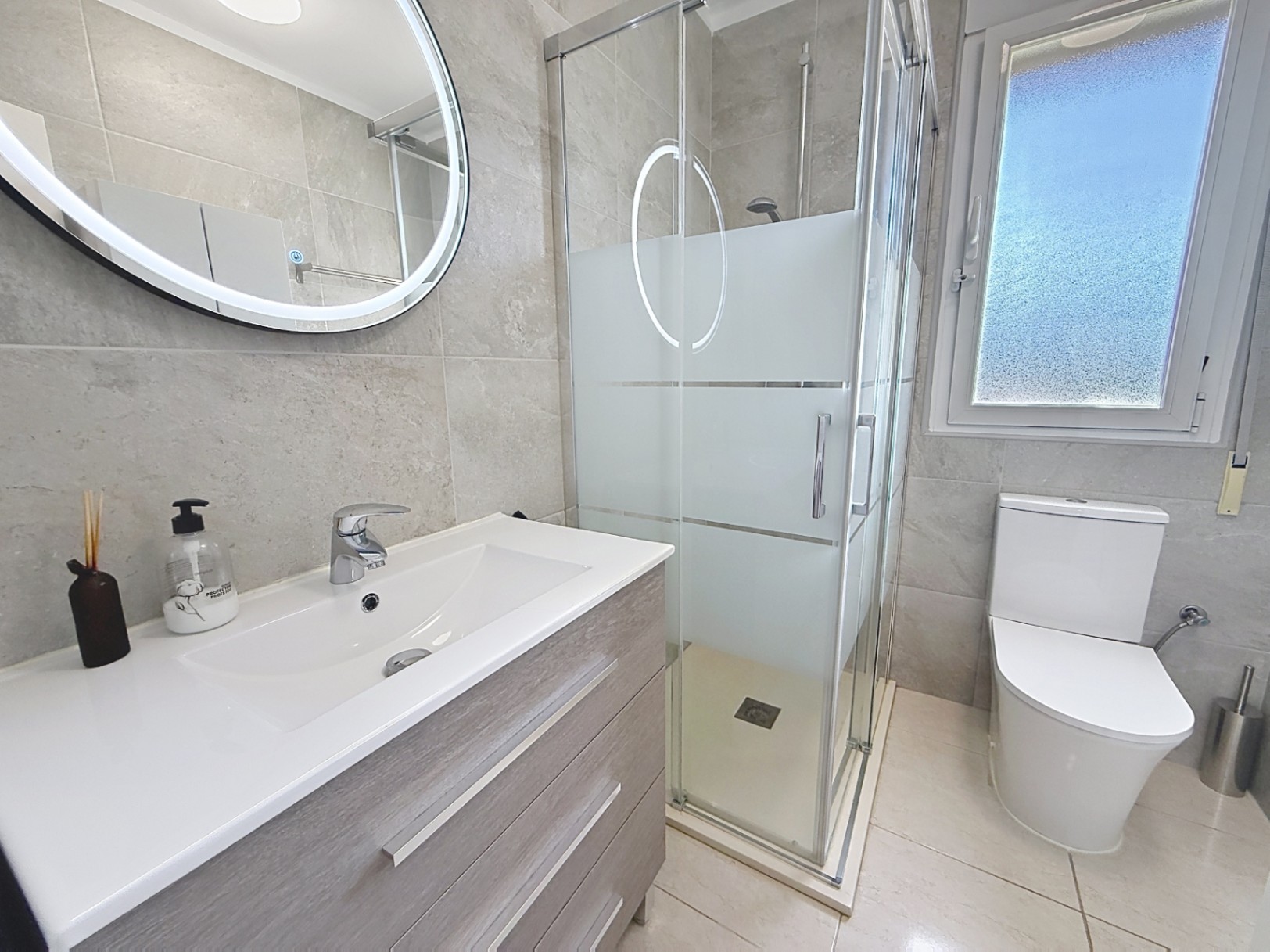 Villa de 4 dormitorios reformada con piscina privada y cocina exterior, Moraira