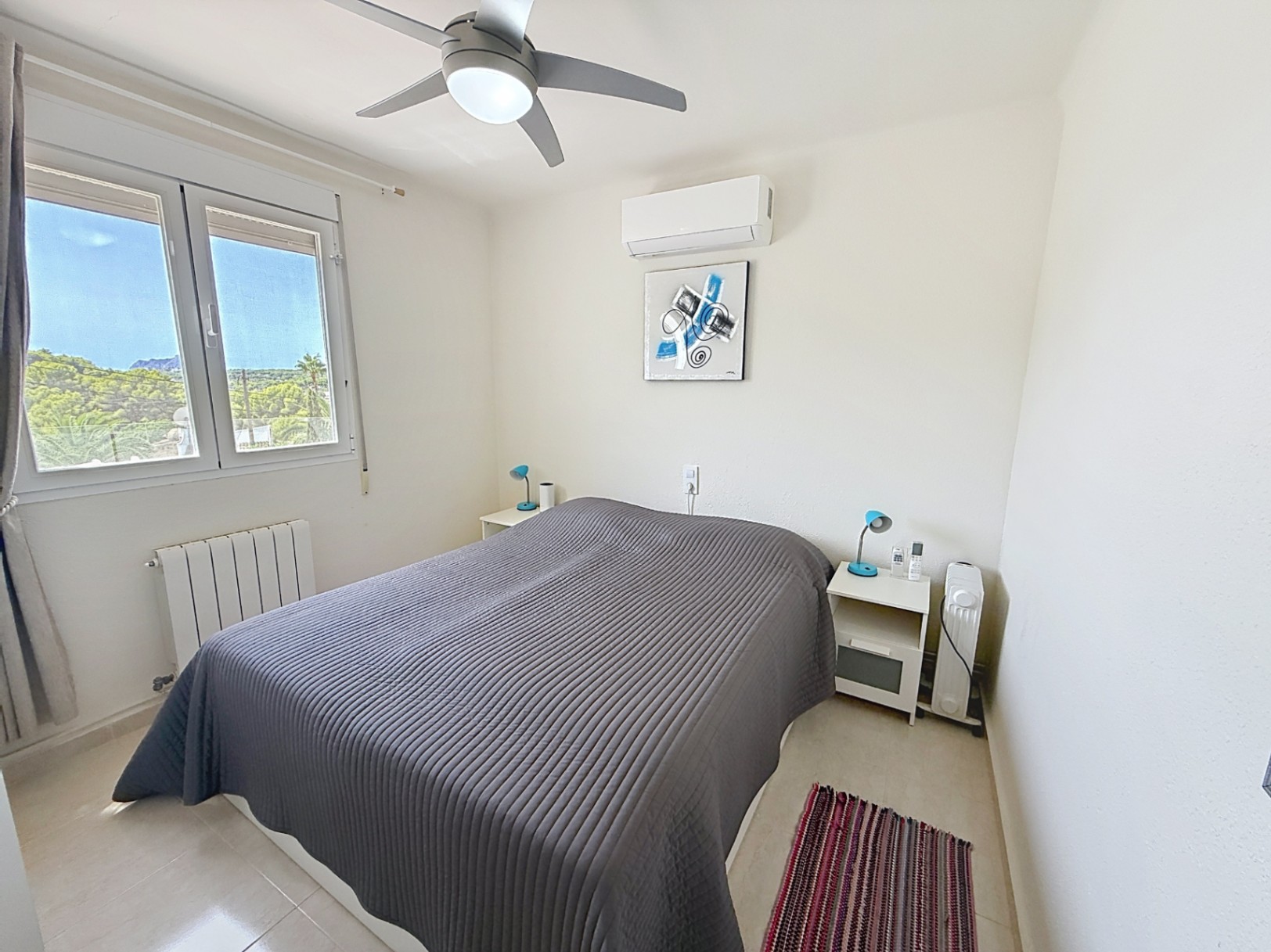 Villa de 4 dormitorios reformada con piscina privada y cocina exterior, Moraira