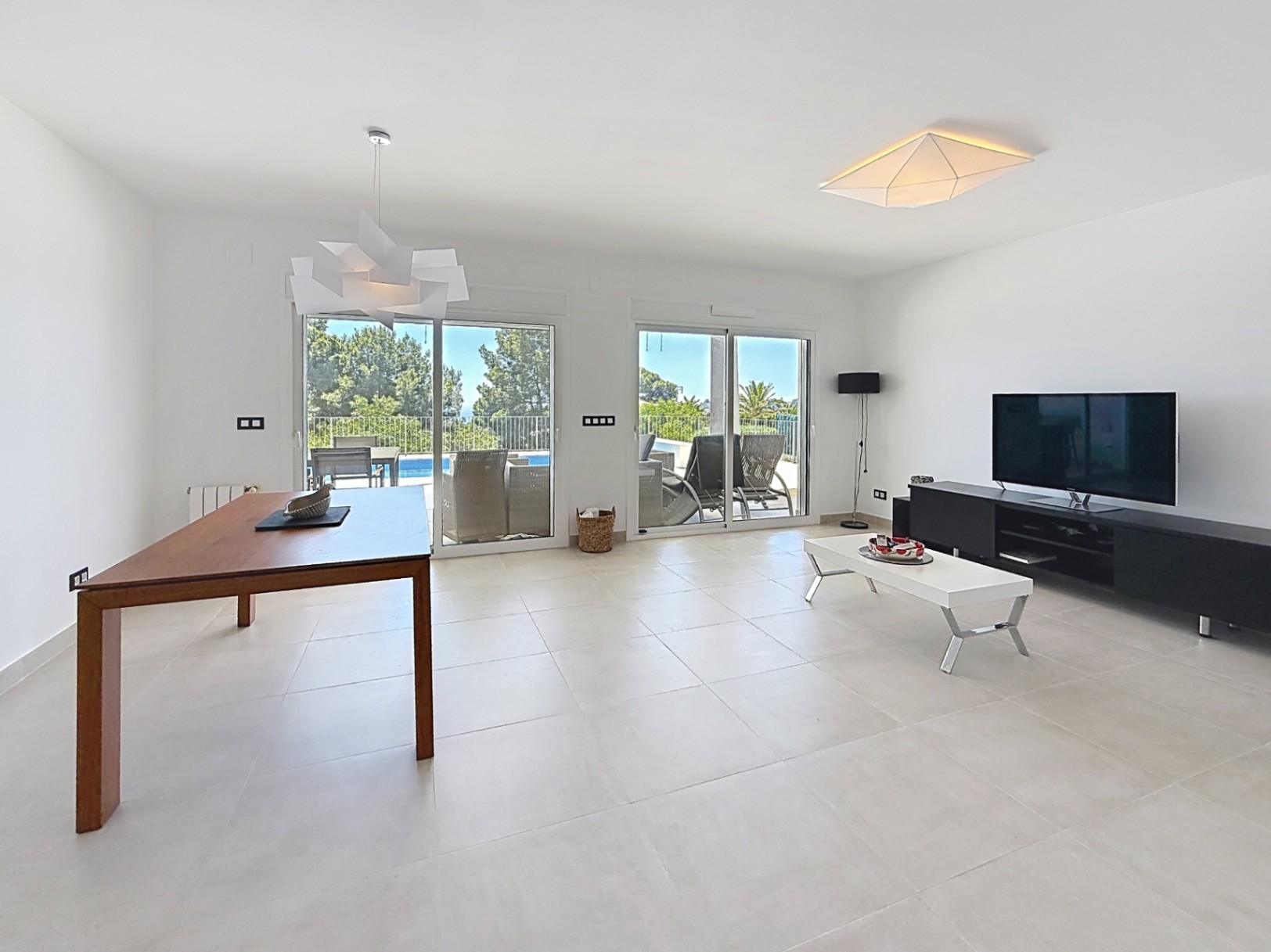 Preciosa villa de 3 habitaciones con vistas al mar y piscina climatizada, Moraira
